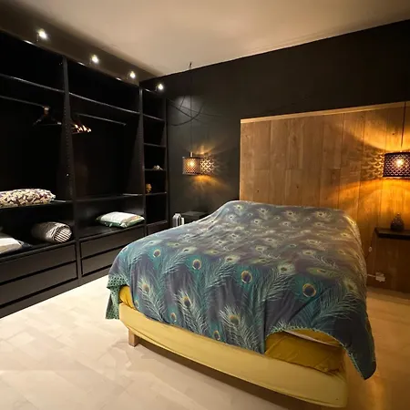 Charming T2 With Pool In Mandelieu